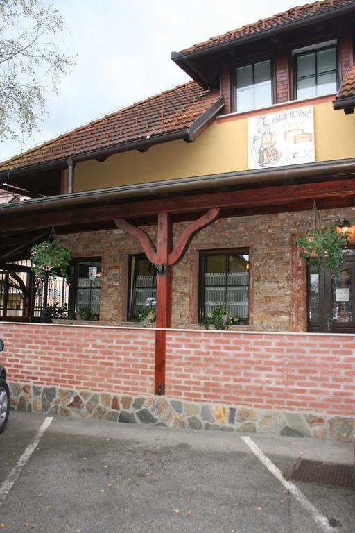 Guest House Klub Kovac Naklo Eksteriør billede